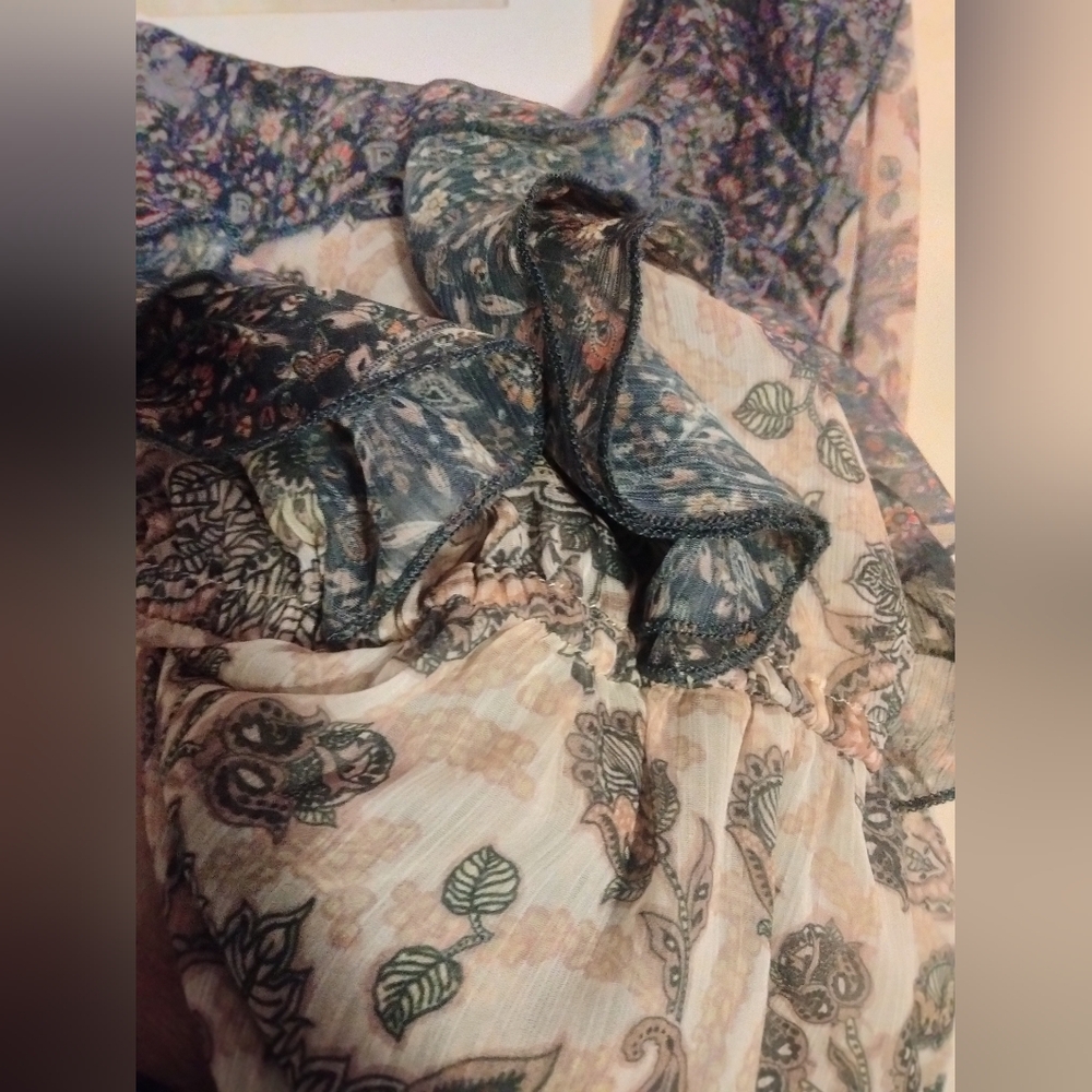 LetMeBe Floral Ruffle V-Neck Blouse - Picture 6 of 6
